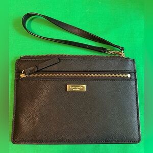 NWOT Kate Spade Wristlet in Black with Gold Hardware - Classic Look!